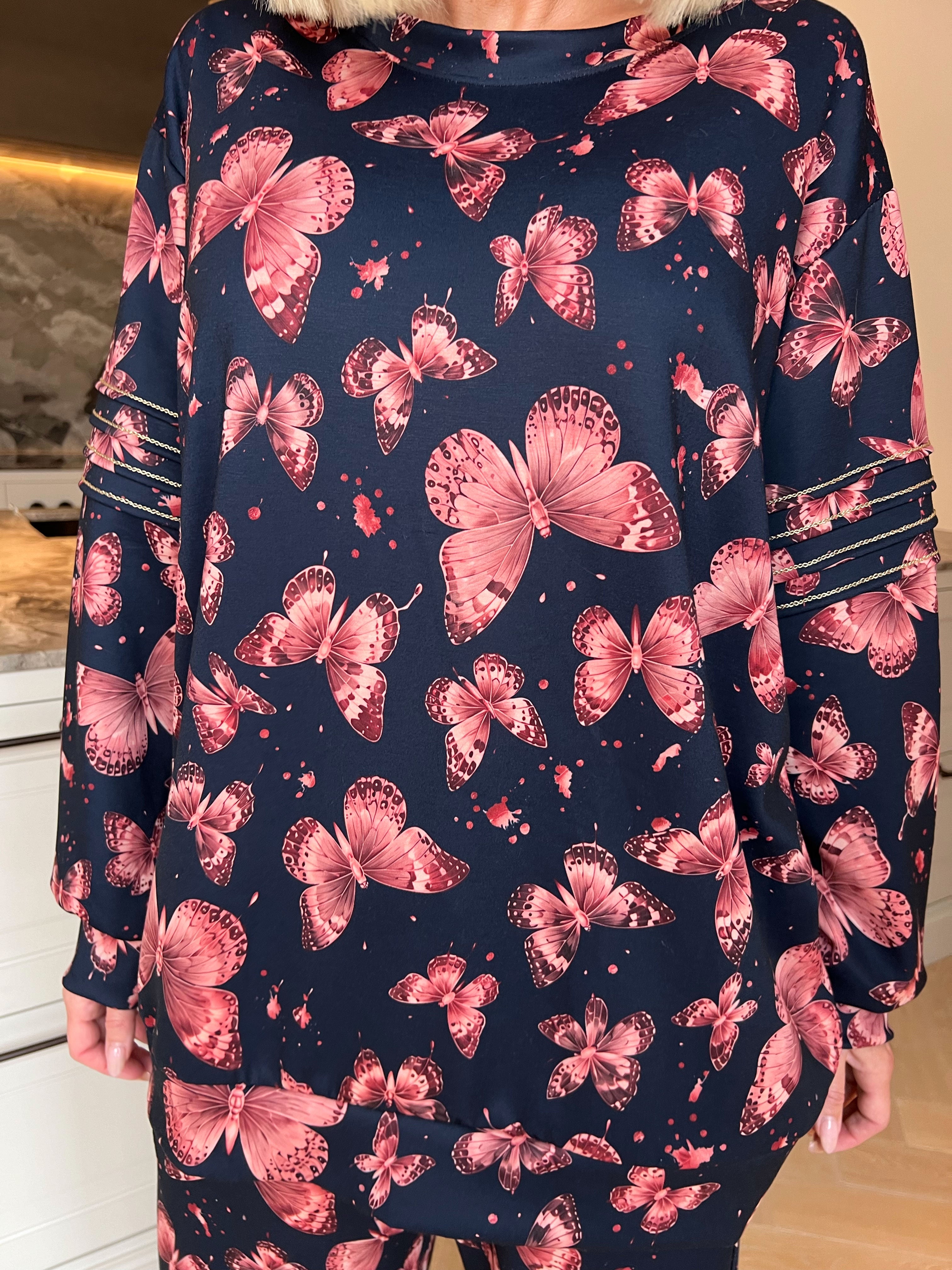 Dream Butterfly - Plus size joggingsæt i viskose med sommerfugleprint og ribkanter